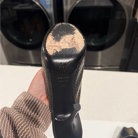 Giuseppe Zanotti Gold Snake Print Peep Toe Slingback Heels - Picture 4 of 7